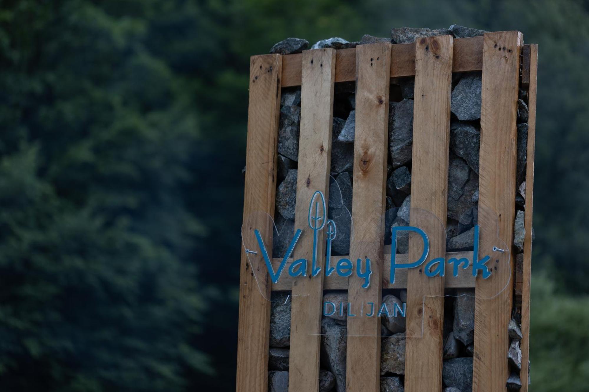 Valley Park Dilisan Kültér fotó